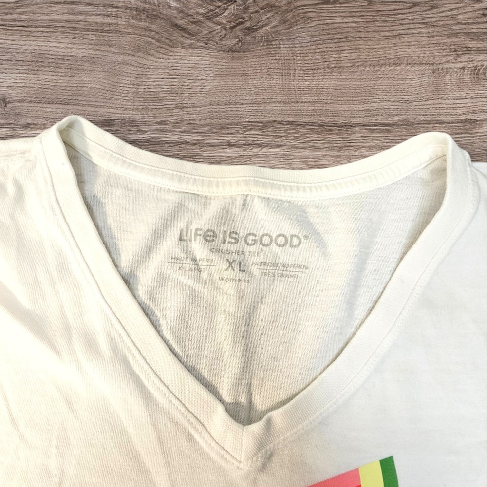 Life is Good Crusher Tee Women XL V-neck USA Flag Watermelon Short Sleeve - Picture 4 of 7